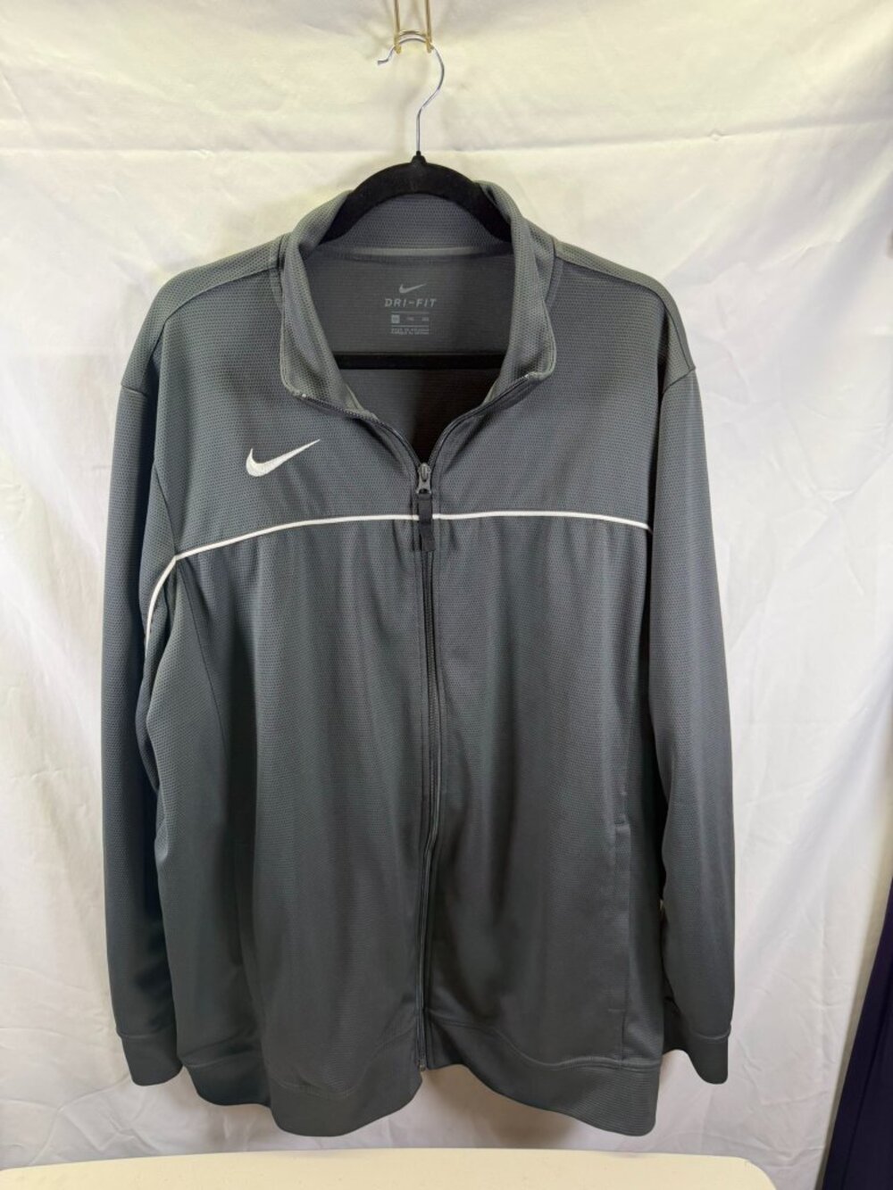 Nike Dri Fit Men's Jacket Full Zip size XXL Gray with White accents